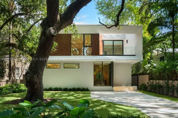 3579 Avocado Ave, Miami, FL 33133
