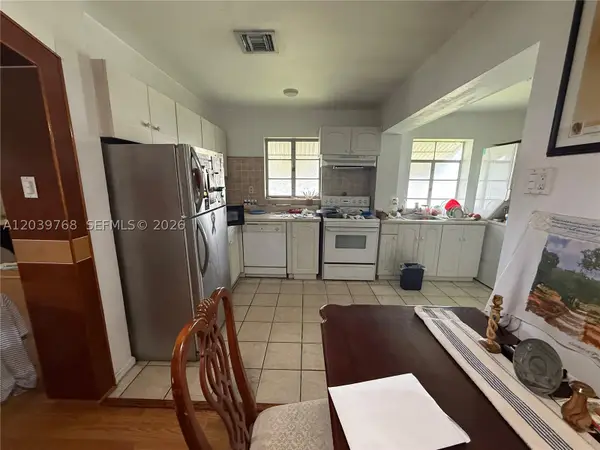 2447 Arthur St, Hollywood, FL 33020