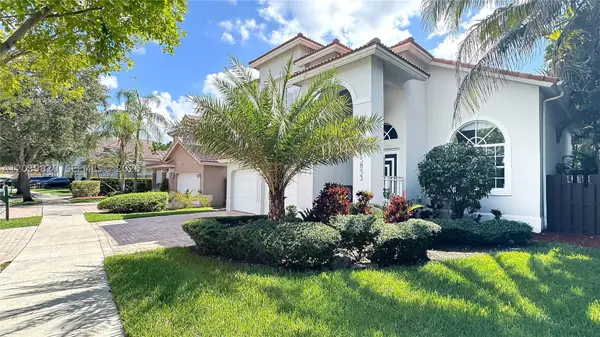 5853 NW 111th Ave, Doral, FL 33178
