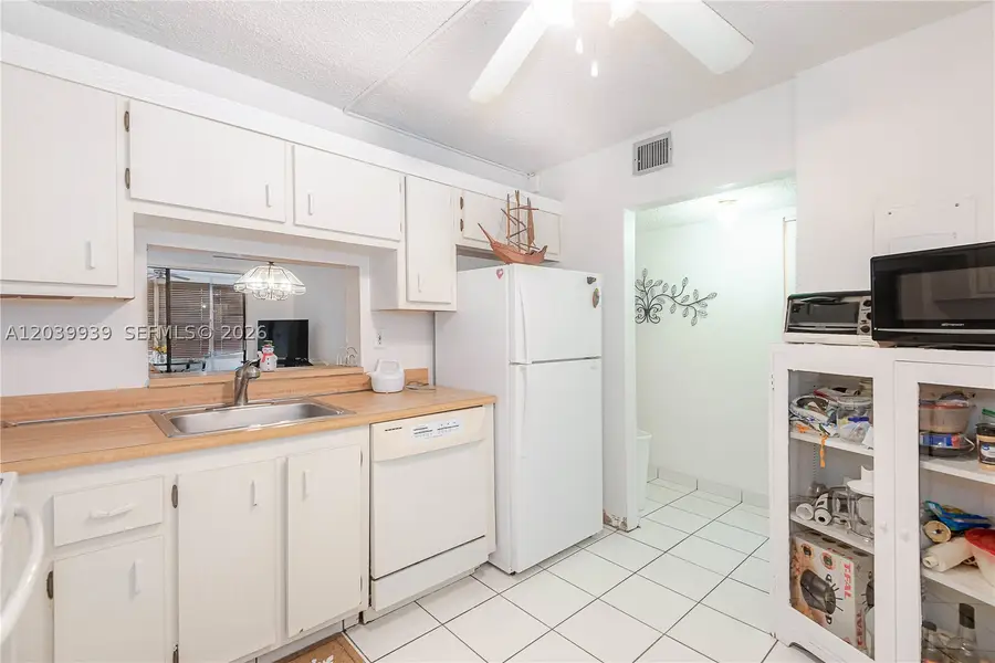 2800 Somerset Dr #115J, Lauderdale Lakes, FL 33311 - #2