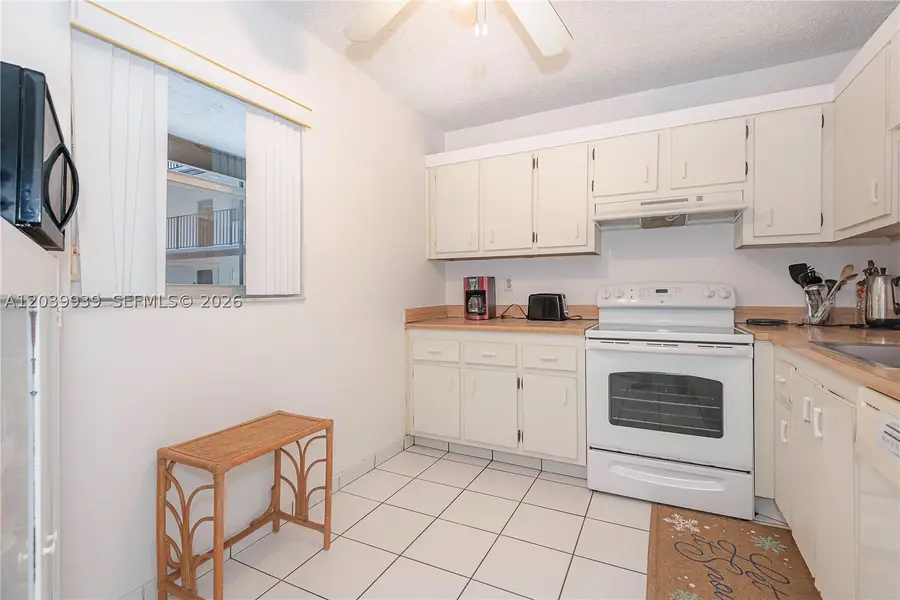 2800 Somerset Dr #115J, Lauderdale Lakes, FL 33311 - #3