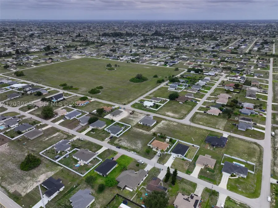 530 NW 23rd Ter, Cape Coral, FL 33993 - #3