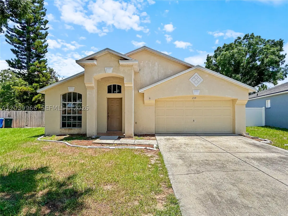 239 Chardonnay Pl, Brandon, FL 33594 - #1