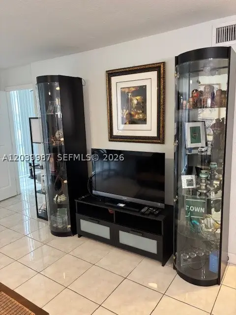 210 172nd St #127, Sunny Isles Beach, FL 33160 - #3