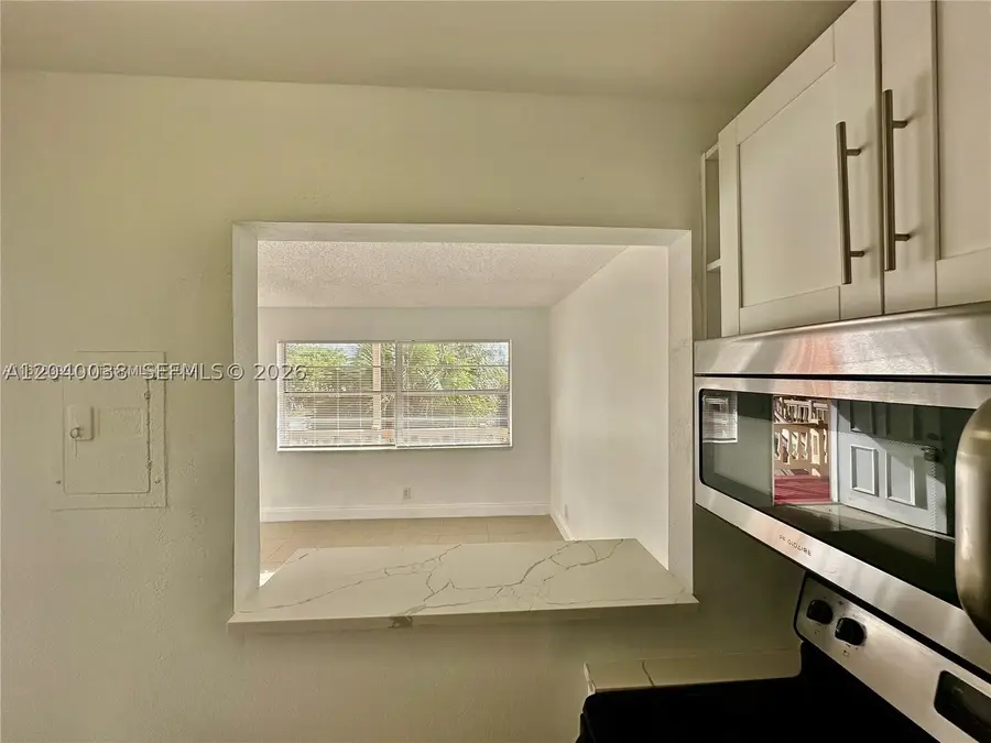 241 SE 9th Ave #207, Pompano Beach, FL 33060 - #2