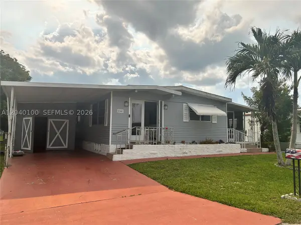 2341 SW 84th Ave, Davie, FL 33324