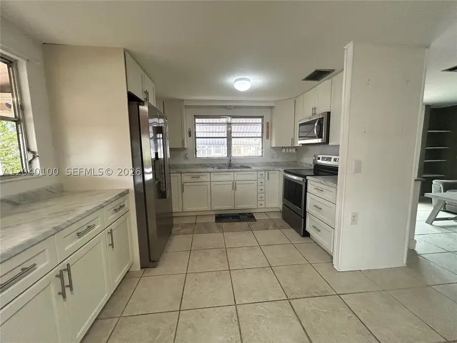 2341 SW 84th Ave, Davie, FL 33324 - #3