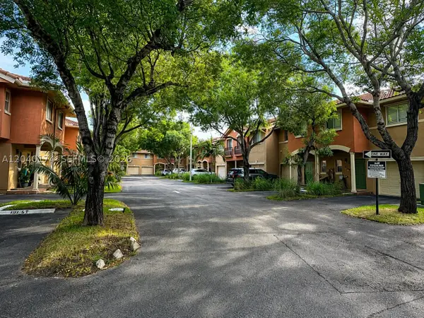 31 SE 3, Hallandale Beach, FL 33009