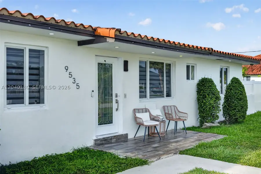 9535 SW 42nd St, Miami, FL 33165 - #2