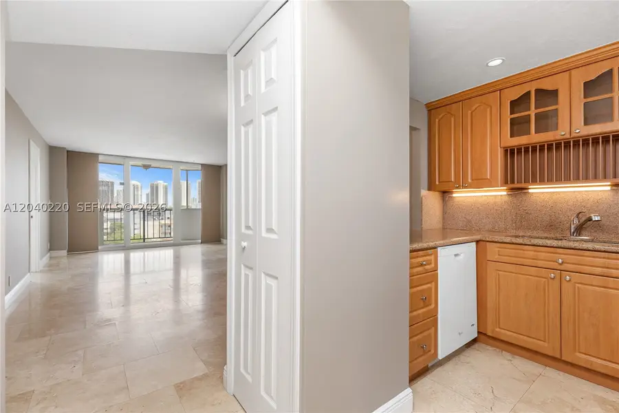 3545 NE 166th St #805, North Miami Beach, FL 33160 - #3