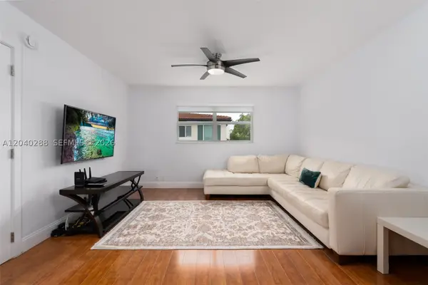 611 NE 14th Ave #206, Fort Lauderdale, FL 33304
