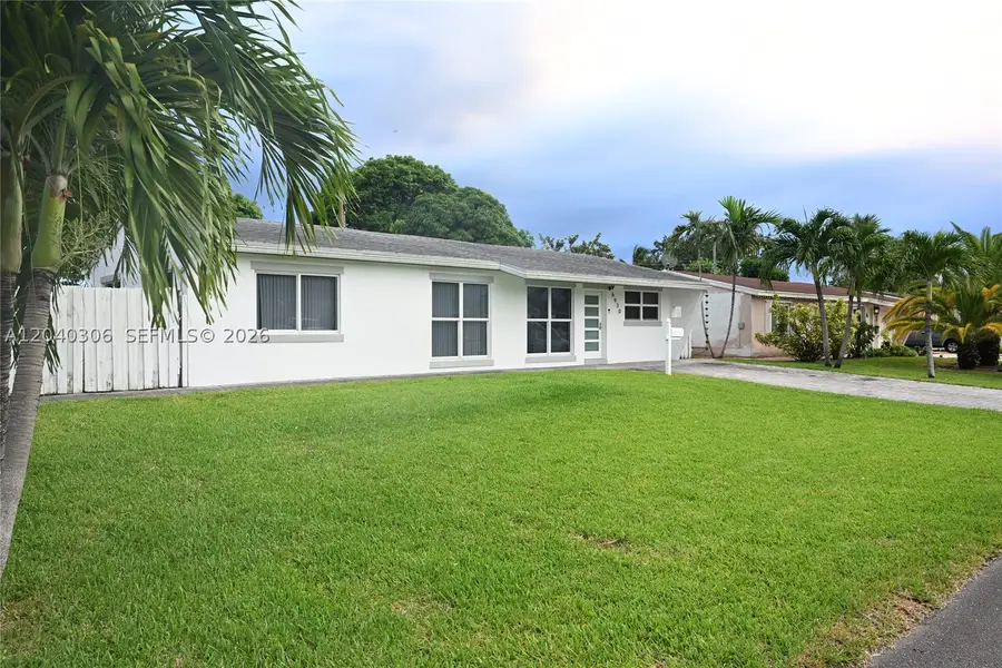 6930 Coolidge St, Hollywood, FL 33024 - #2