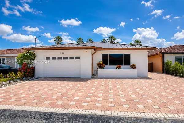 1204 SW 136th Pl, Miami, FL 33184
