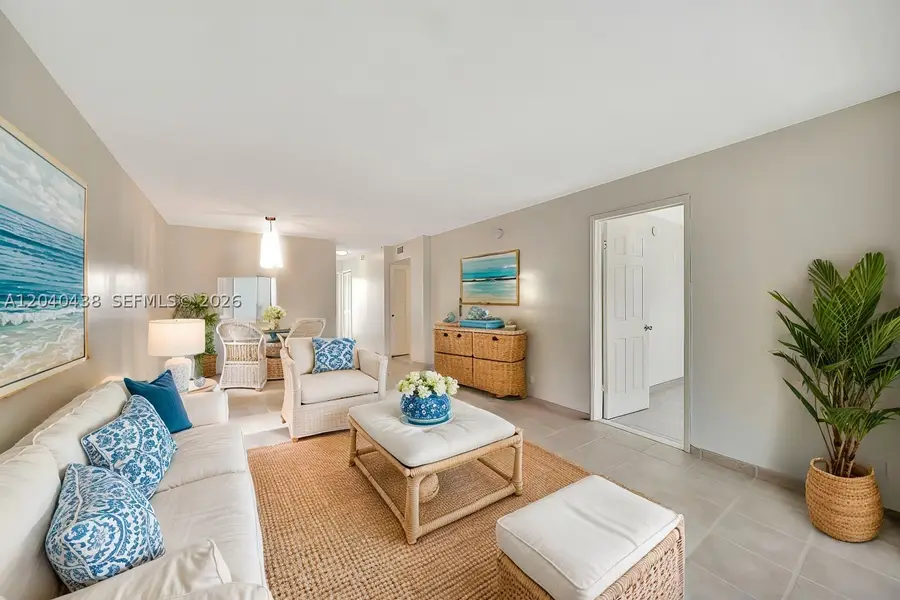 3221 NE 8th St #103, Pompano Beach, FL 33062 - #3