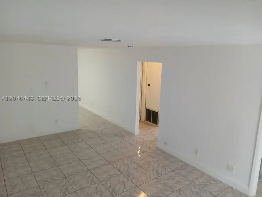 7318-7320 NW 76th Dr, Tamarac, FL 33321 - #2