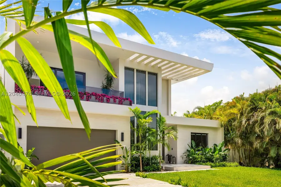 1008 NE 114th St, Biscayne Park, FL 33161 - #2