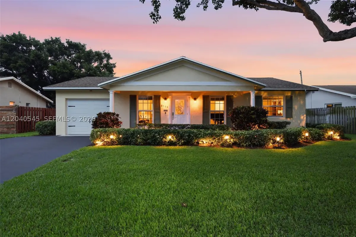 2760 NW 108th Ave, Sunrise, FL 33322 - #1
