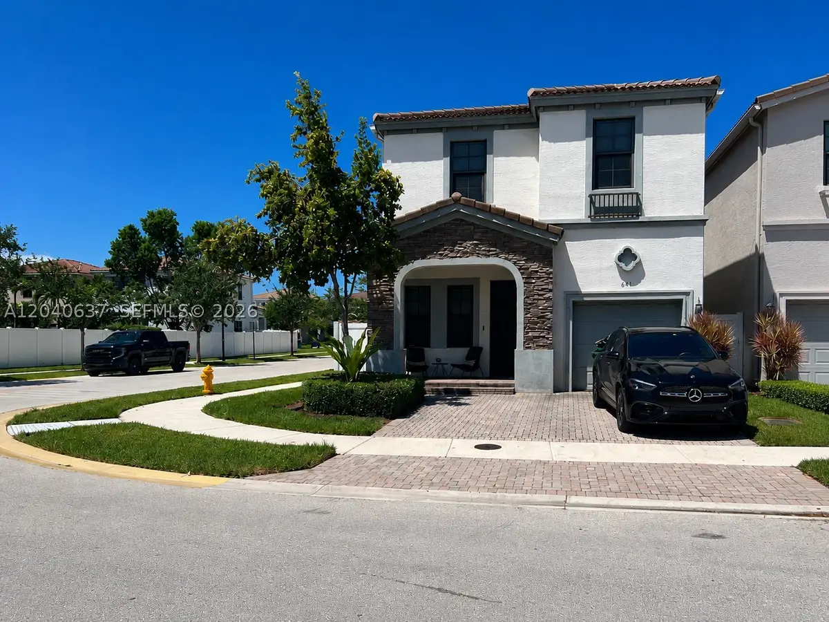 641 NE 191st St, Miami, FL 33179 - #1