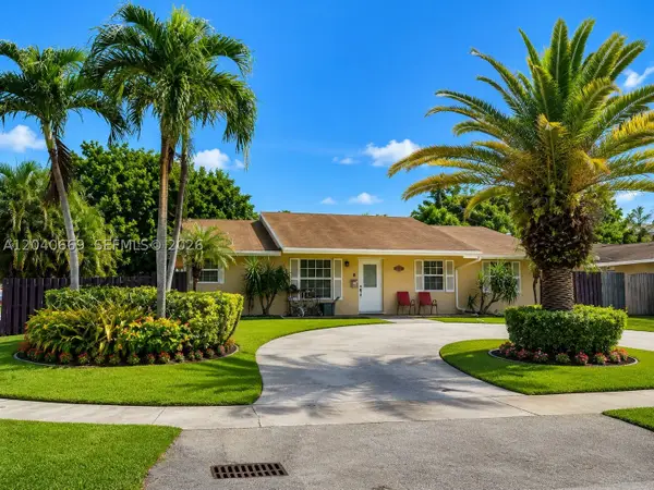 6645 Franklin St, Hollywood, FL 33024