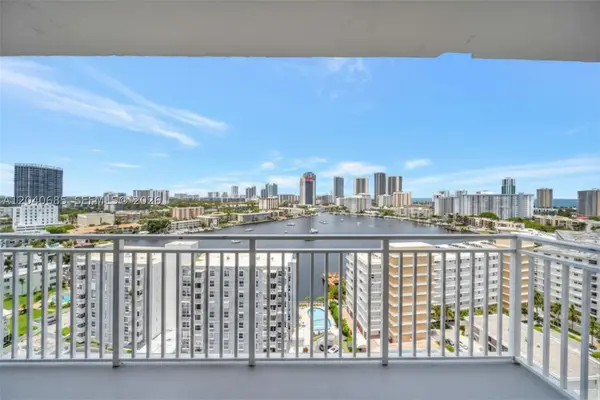 427 Golden Isles Dr #16H, Hallandale Beach, FL 33009