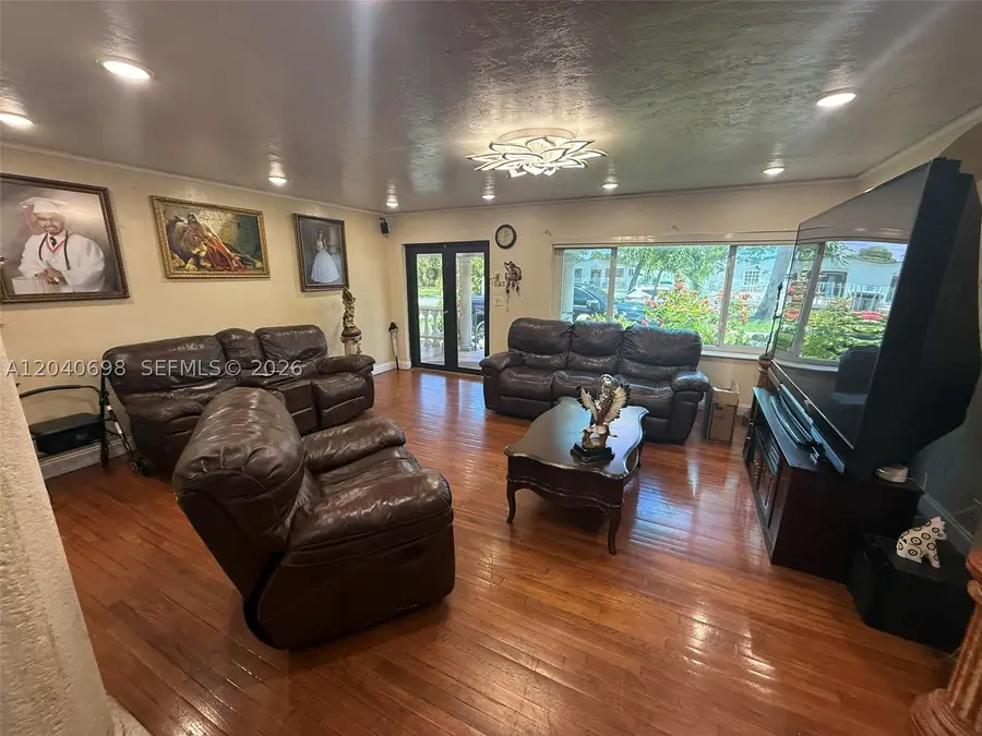 202 To To Lo Chee Dr, Hialeah, FL 33010 - #2