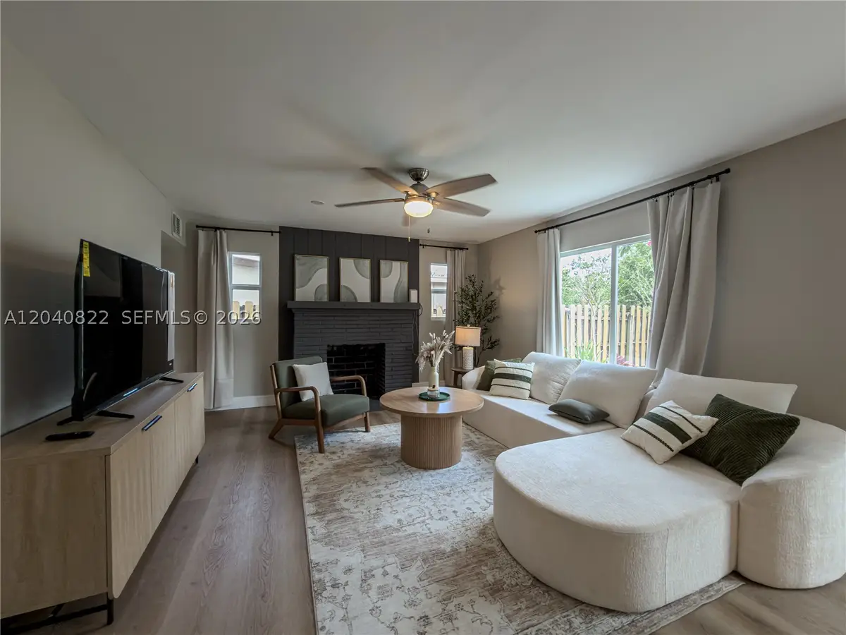 1813 SW 10th St, Fort Lauderdale, FL 33312 - #1