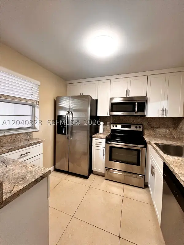 9235 Lagoon Pl #109, Davie, FL 33324