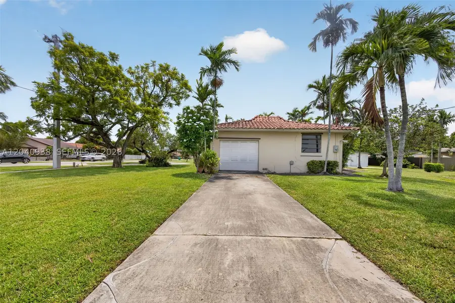11405 SW 32nd St, Miami, FL 33165 - #2