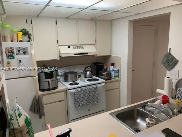 7035 NW 186th St #D310, Hialeah, FL 33015 - #3