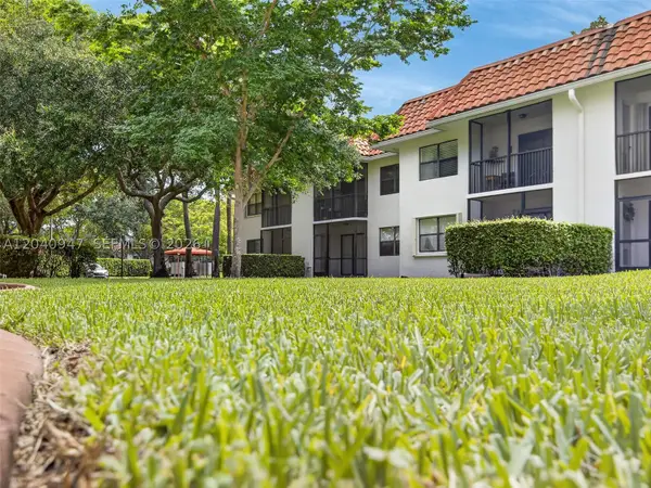 15718 E Waterside Cir #105, Sunrise, FL 33326