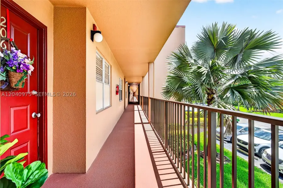 300 SW 130th Ter #206B, Pembroke Pines, FL 33027 - #3
