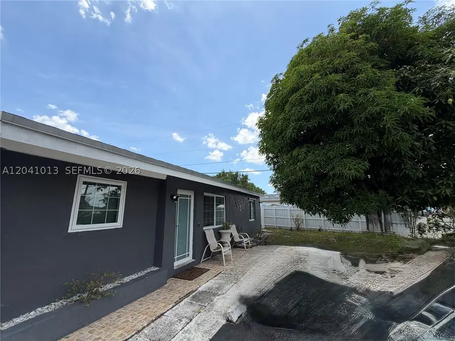 2300 SW 43rd Ave, Fort Lauderdale, FL 33317 - #3
