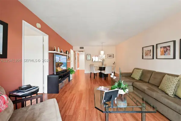 901 SW 138th Ave #305C, Pembroke Pines, FL 33027