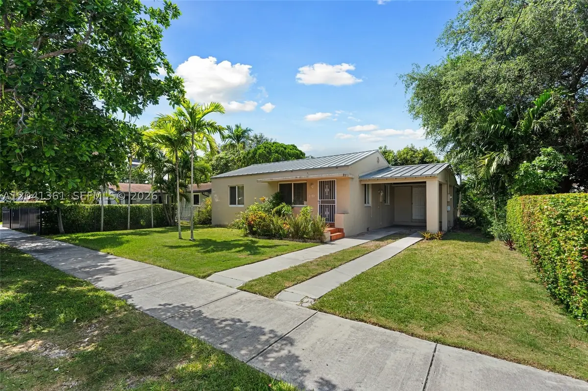 2750 NW 4th St, Miami, FL 33125 - #1