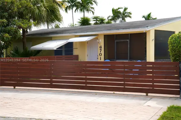 6701 Harding St, Hollywood, FL 33024
