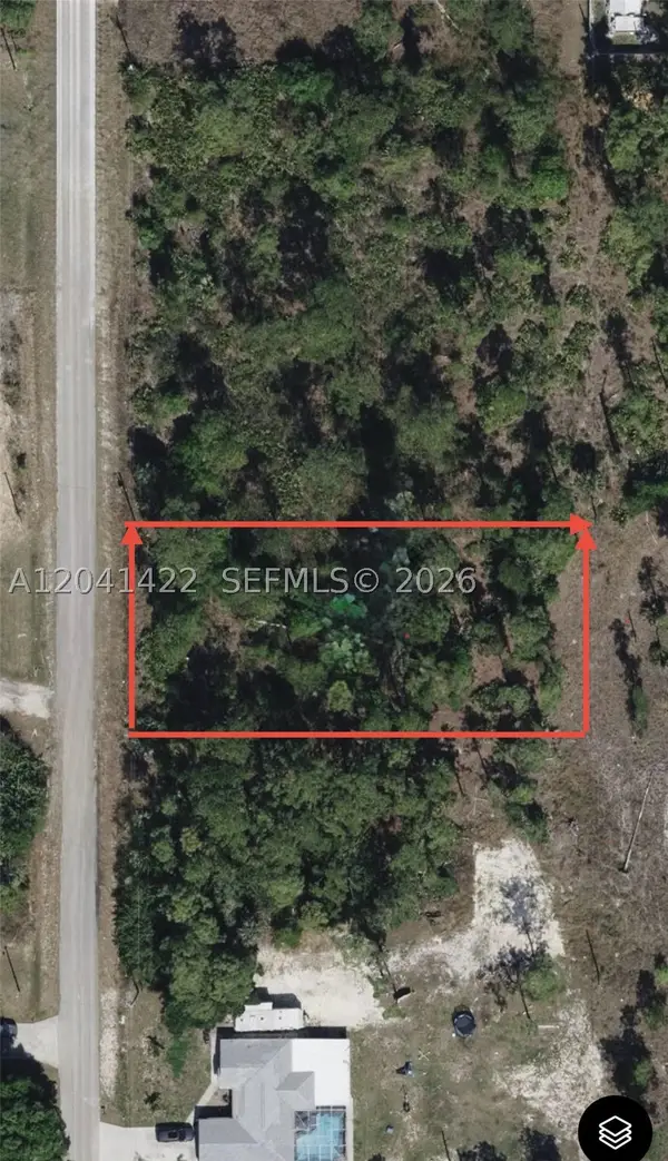 1012 Henry Ave., Lehigh Acres, FL 33972