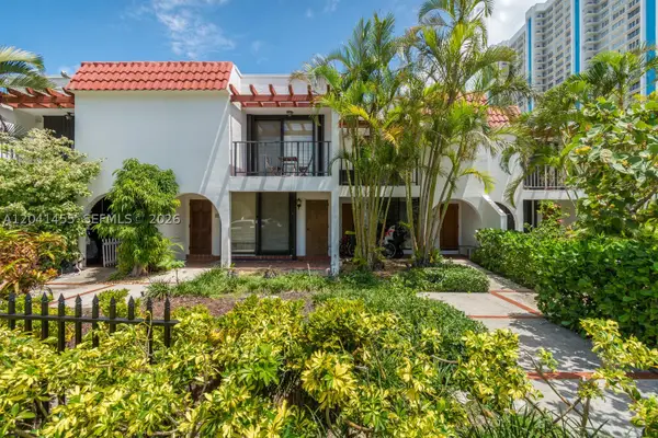 425 Grapetree Dr #206, Key Biscayne, FL 33149