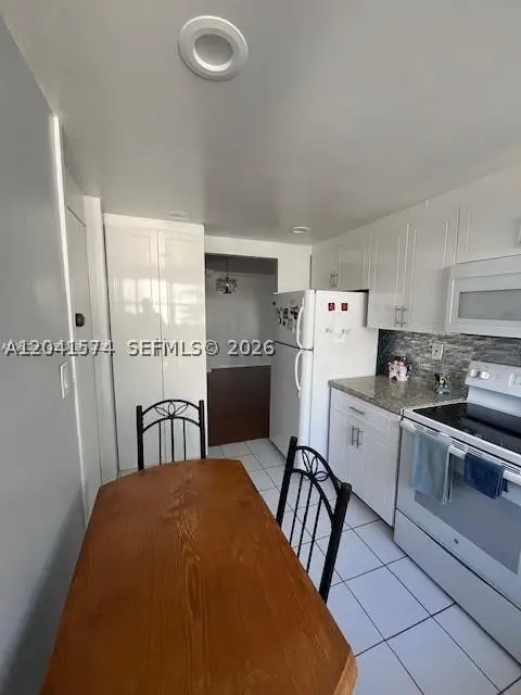 920 NE 199th St #4S, Miami, FL 33179 - #2
