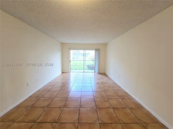 3600 NW 21st St #103, Lauderdale Lakes, FL 33311
