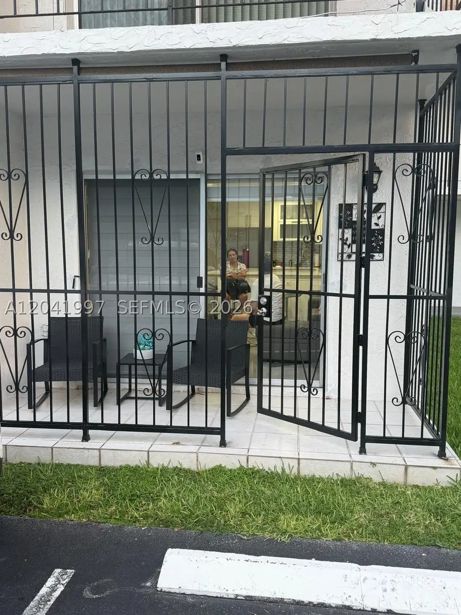 9520 SW 8th St #121, Miami, FL 33174 - #3