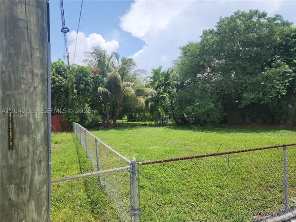 10345 SW 32 St, Unincorporated Dade, FL 33165