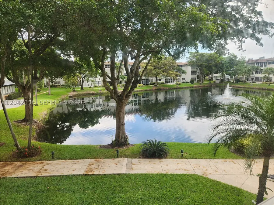 5001 NW 34th St #205, Lauderdale Lakes, FL 33319 - #2