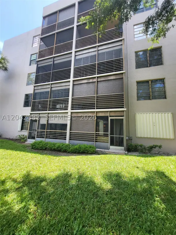 900 Colony Point Cir #107, Pembroke Pines, FL 33026