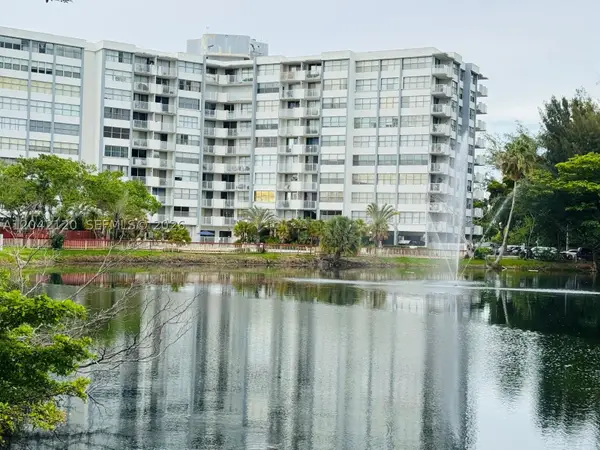 1200 NE Miami Gardens Dr #218W, Miami, FL 33179
