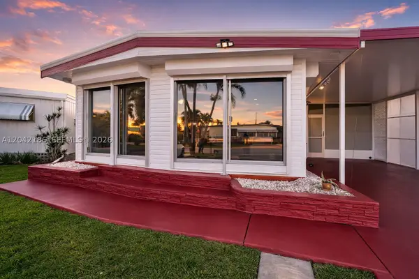 2260 SW 85th Way, Davie, FL 33324