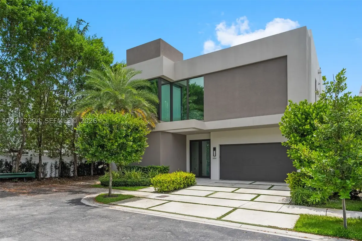 6814 NW 104th Ct, Doral, FL 33178 - #1