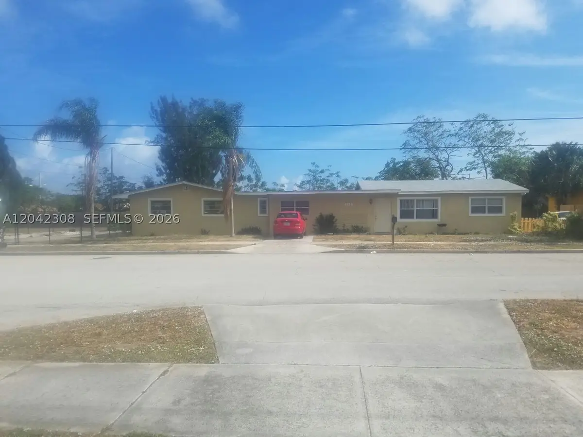 4214 Greenwood Ave, West Palm Beach, FL 33407 - #1