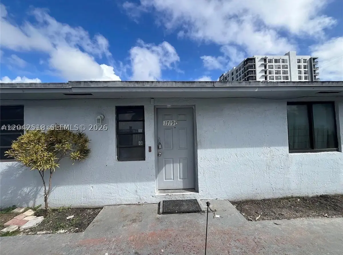 1717 NW 16th St, Miami, FL 33125 - #1