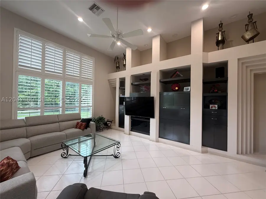 2733 Meadowood Dr, Weston, FL 33332 - #3