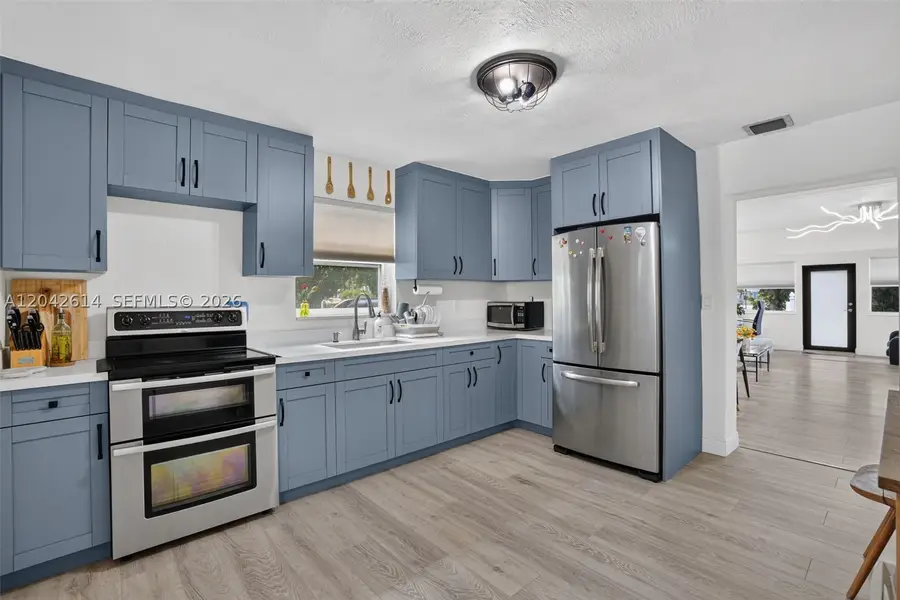 2446 Mckinley St, Hollywood, FL 33020 - #3